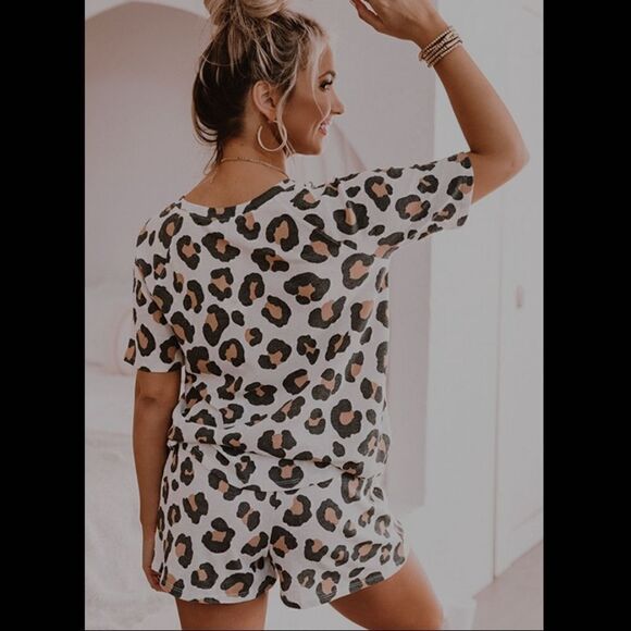 Crepe myrtle leopard print pajama set - Picture 12 of 13